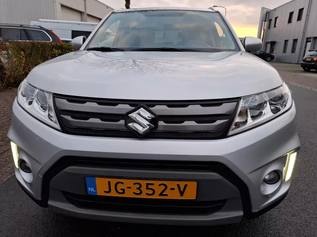 Suzuki Vitara 1.6 AUTOMAAT/CLIMA/CRUISE/NAVI/CAMERA!